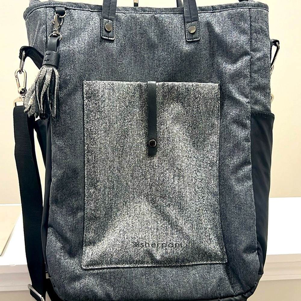 Sherpani Convertible Travel Bag